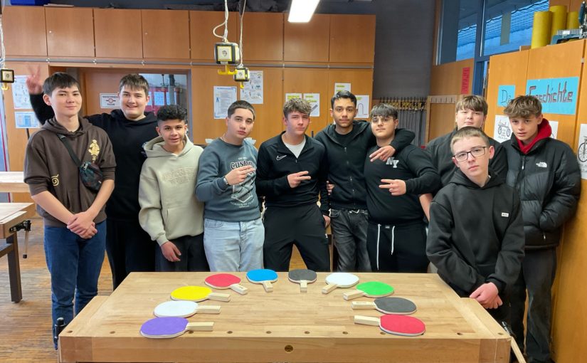 Serienfertigung – hier geht es Schlag auf Schlag!