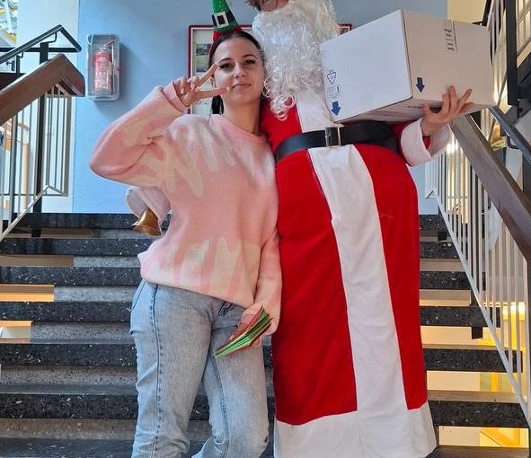 Weihnachtlicher Besuch an der Werkrealschule